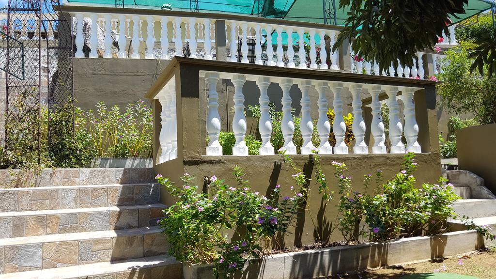 Hibiscus House Seychelles Self Catering Apartment Victoria Exterior foto